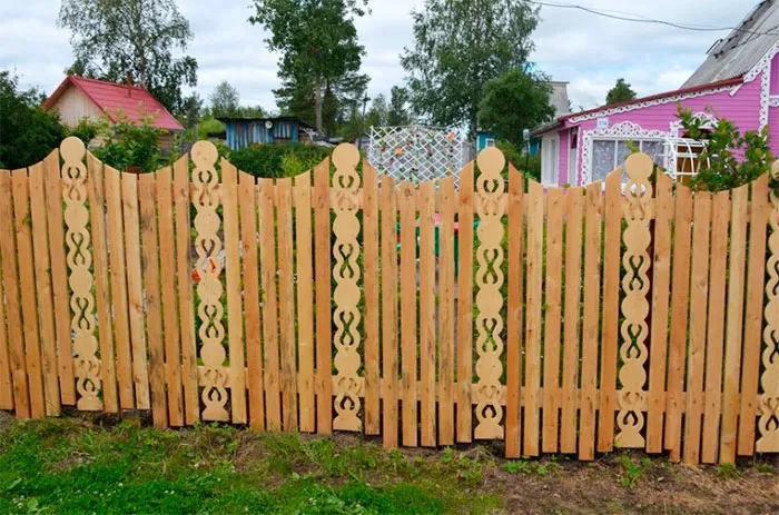 Резная ограда