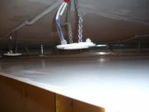 Электропроводка по потолку