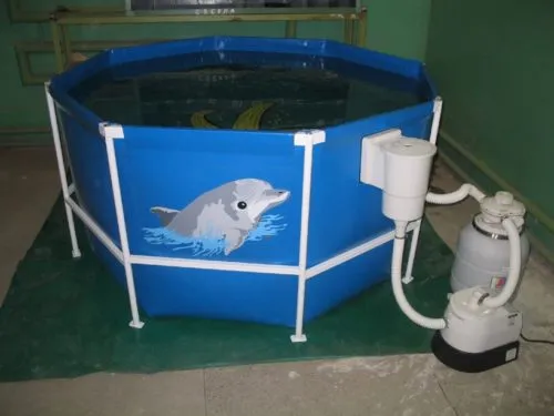 Каркасный бассейн со стойками из пластика